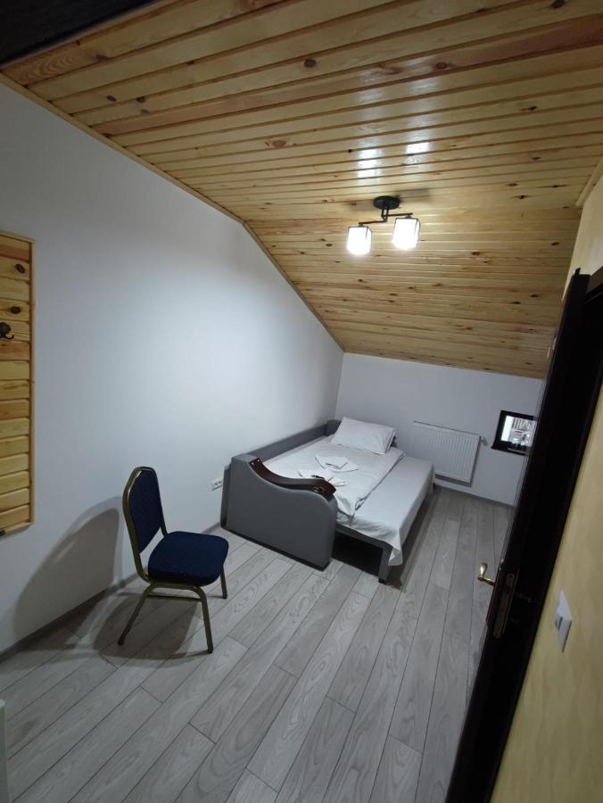 Enigma Bucovinei Hotel Vicovu de Jos Bilik gambar