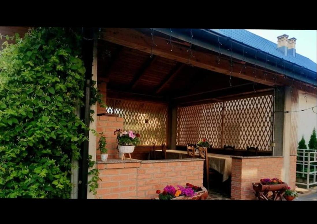 Enigma Bucovinei Hotel Vicovu de Jos Luaran gambar