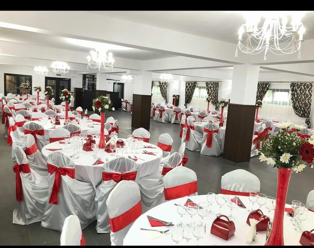 Enigma Bucovinei Hotel Vicovu de Jos Luaran gambar