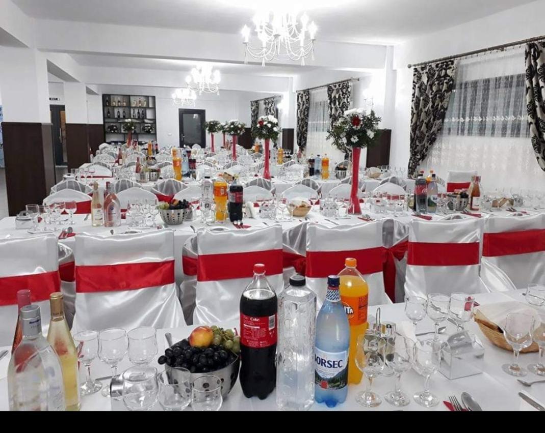 Enigma Bucovinei Hotel Vicovu de Jos Luaran gambar