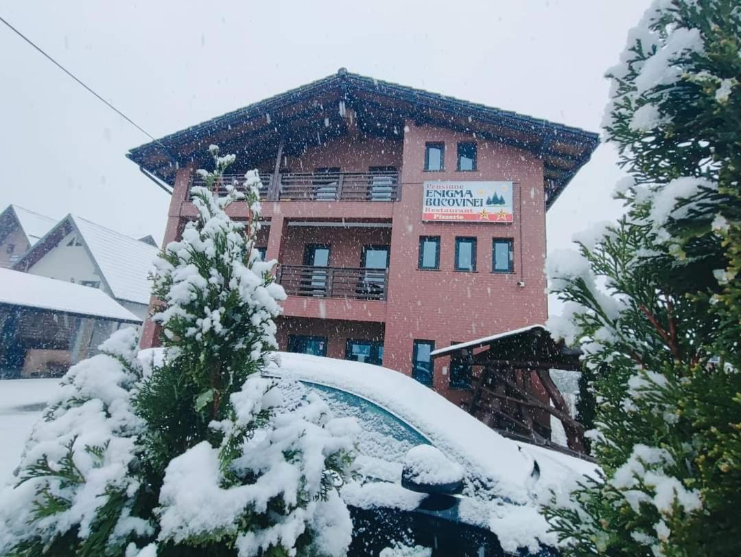 Enigma Bucovinei Hotel Vicovu de Jos Luaran gambar