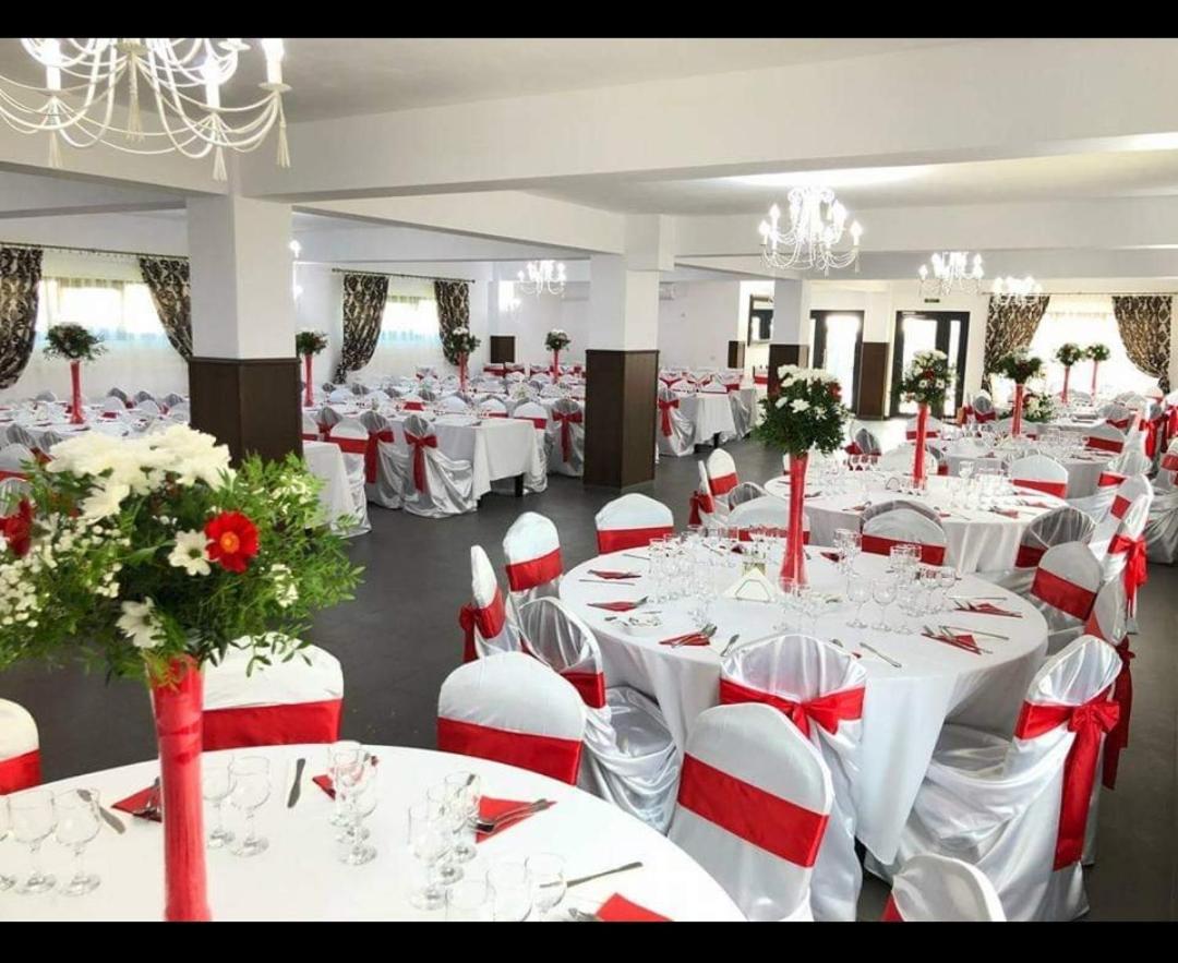 Enigma Bucovinei Hotel Vicovu de Jos Luaran gambar
