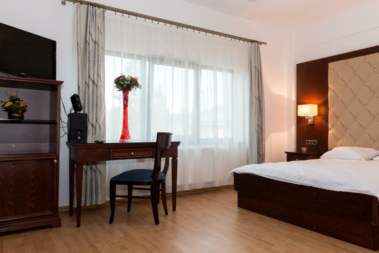 Enigma Bucovinei Hotel Vicovu de Jos Luaran gambar