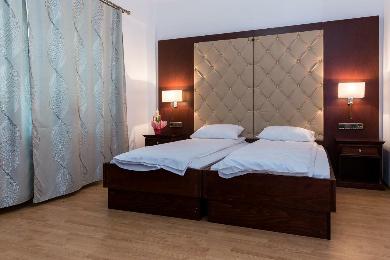 Enigma Bucovinei Hotel Vicovu de Jos Luaran gambar