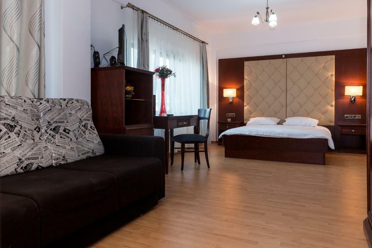 Enigma Bucovinei Hotel Vicovu de Jos Luaran gambar