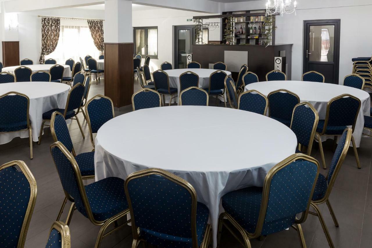 Enigma Bucovinei Hotel Vicovu de Jos Luaran gambar