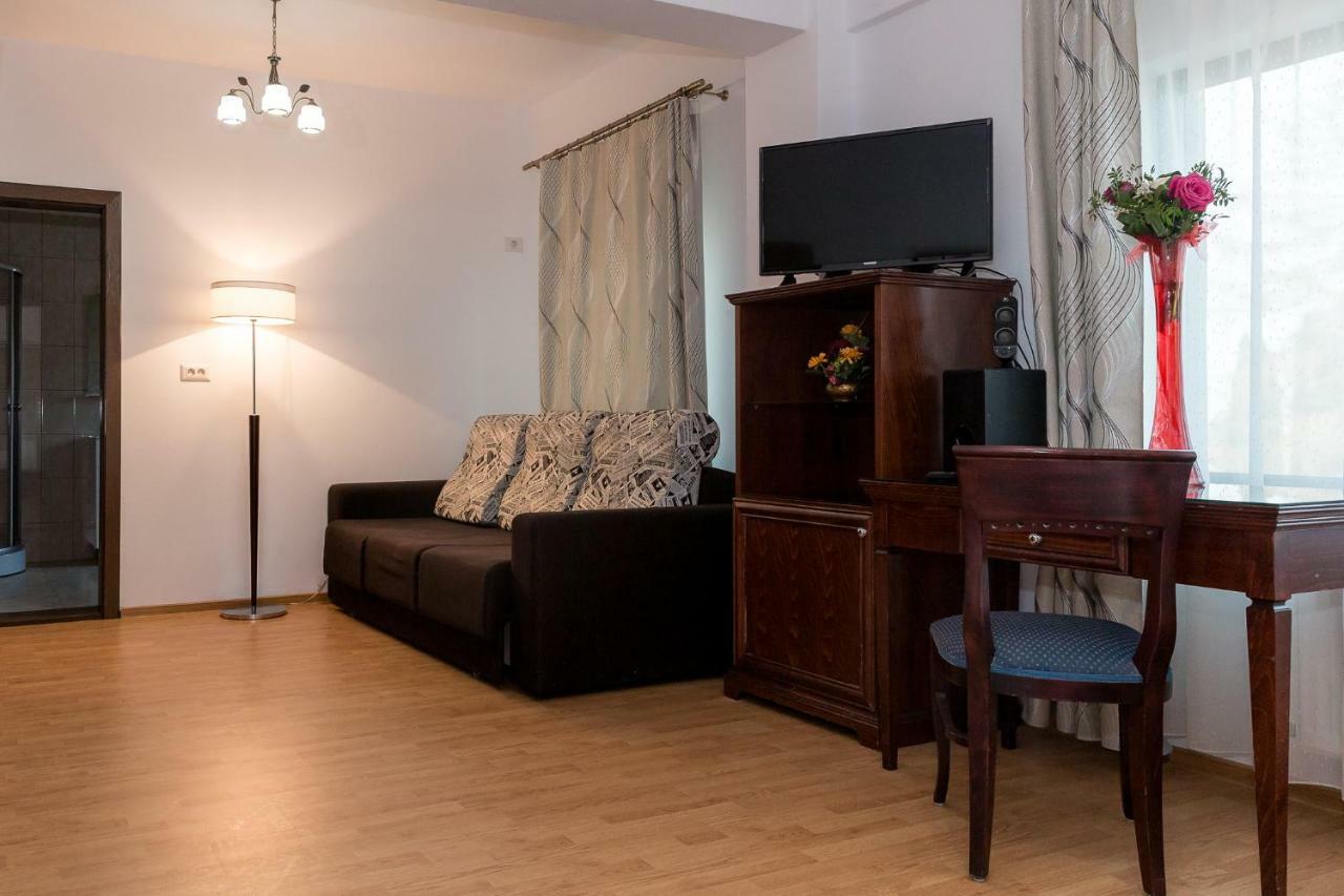Enigma Bucovinei Hotel Vicovu de Jos Luaran gambar