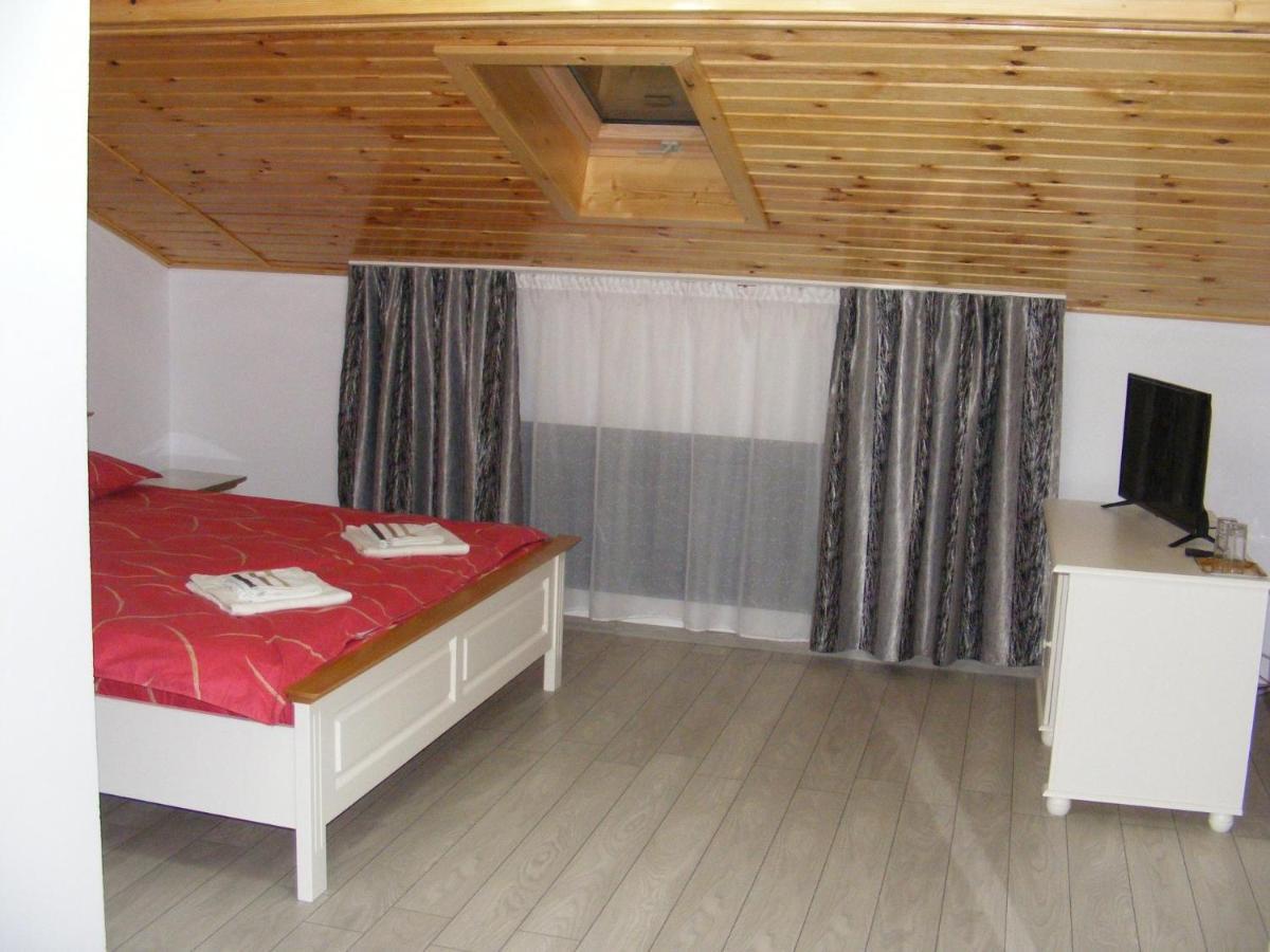 Enigma Bucovinei Hotel Vicovu de Jos Luaran gambar